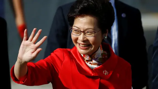 Carrie Lam llega a la ceremonia de investidura como jefe ejecutiva del territorio, 1 de julio de 2017
