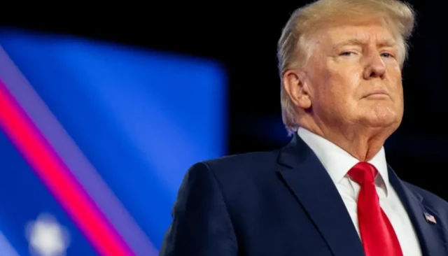 டொனால்ட் டிரம்ப்