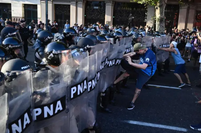 Protesta frente al Congreso. 