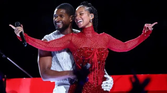 اجرای آشر و آلیشا کیز در بین دو نیمه بازی سوپر باول