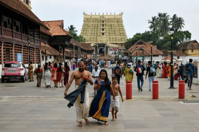 দক্ষিণ ভারতে মন্দিরগুলো হিন্দুদের দৈনন্দিন জীবনের অপরিহার্য অংশ