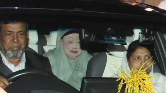 গত ২৩শে নভেম্বর হাসপাতালে নেয়ার সময় তোলা ছবি