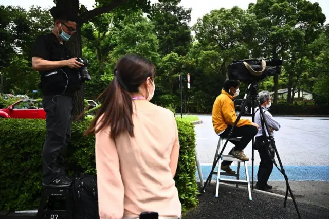 الصحافيون أمام المحكمة في طوكيو الاثنين