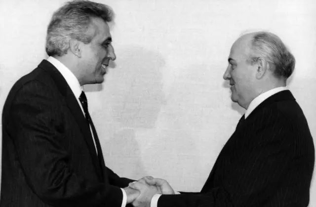 Egon Krenz meets Mikhail Gorbachev in Moscow on 1 November 1989