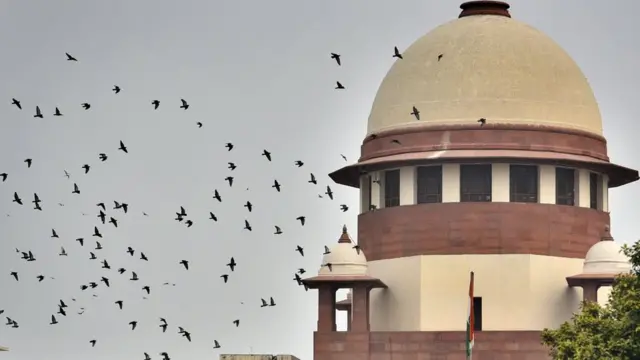 உச்சநீதிமன்றம் தீர்ப்பு: "பல்கலைக்கழகம் இறுதியாண்டு தேர்வு நடத்தப்பட வேண்டும்" - தமிழகத்திற்கு இது பொருந்துமா?