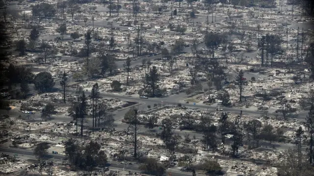 Los incendios dejaron comunidades enteras reducidas a cenizas