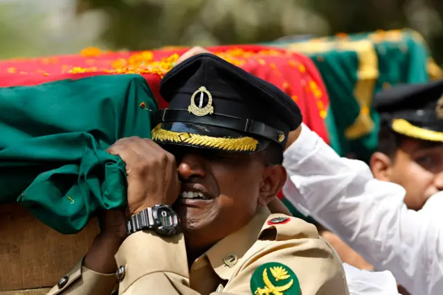 পঞ্চাশের অধিক সেনা কর্মকর্তার মৃত্যু একটা বড় ধাক্কা ছিল সেনাবাহিনীর জন্য। ছবি – ২রা মার্চ ২০০৯