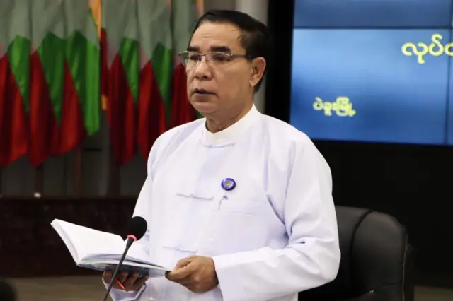 ၂၀၂၄ ခုနှစ် ပဲခူးတိုင်းအစိုးရအဖွဲ့ အစည်းအဝေးမှာ မိန့်ခွန်းပြောနေတဲ့ ပဲခူးတိုင်း ဝန်ကြီးချုပ် ဦးမျိုးဆွေဝင်း