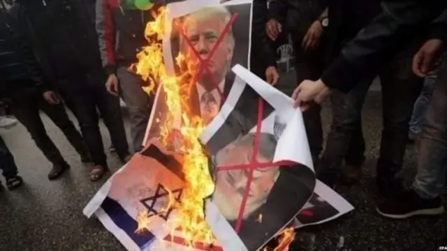 डोनाल्ड ट्रंप