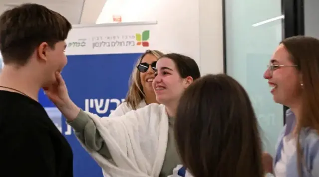 اگم برجر کو 30 جنوری کو اپنے خاندان کے ساتھ ملایا گیا 