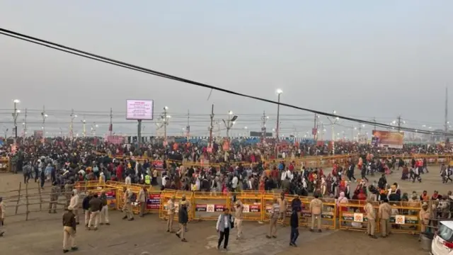 બીબીસી ગુજરાતી કુંભમેળો પ્રયાગરાજ ભાગદોડ ઉત્તર પ્રદેશ ગંગાસ્નાન