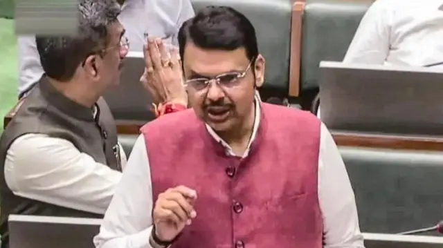 " 'छावा' चित्रपटामुळे लोकांच्या भावना खूप मोठ्या प्रमाणावर प्रज्वलित झाल्या असल्याचं सांगत औरंगजेबाविरोधातला राग बाहेर येतोय", असं विधान मुख्यमंत्र्यांनी केलंय.