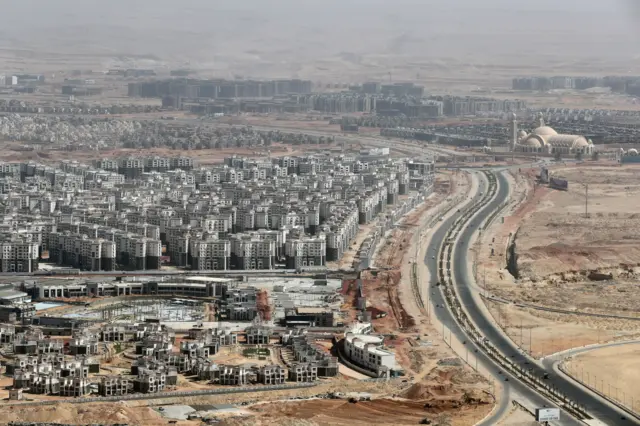 انشاءات في العاصمة الإدارية  الجديدة في مصر