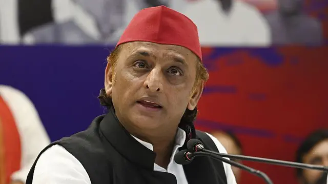 अखिलेश यादव