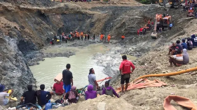 tambang emas, longsor