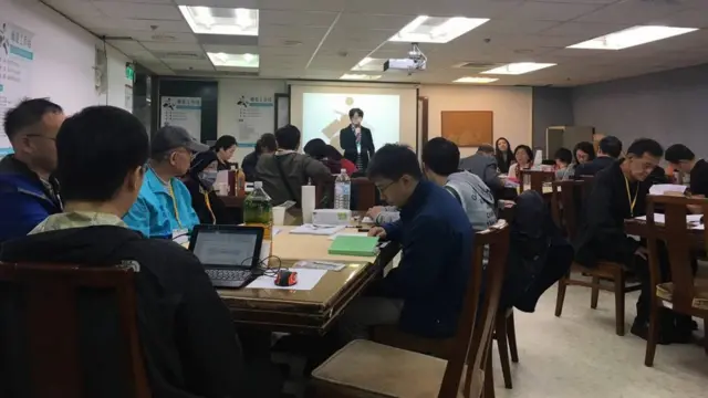 台湾文化部找来不同背景的团体讨论中正纪念堂的未来。