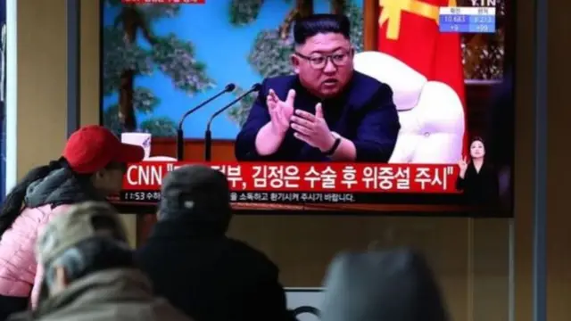 يرى البعض أن التوقيت الذي ظهر فيه كيم "صفعة قوية تلقاها الإعلام الغربي، وخاصة المنصات الأمريكية"