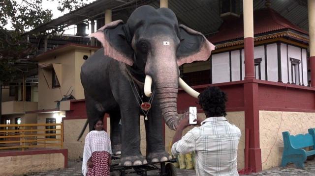 இயந்திர யானை