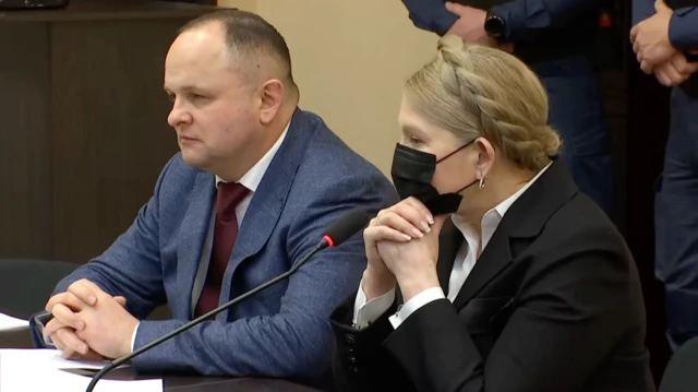 Юлія Тимошенко разом з одних зі своїх адвокатів під час судового засідання у ВАКС, 21 січня 2026 року