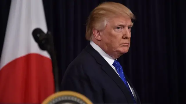 डोनल्ड ट्रंप