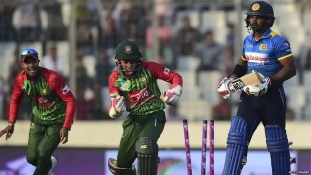 ශ්‍රී ලංකා පිලේ ප්‍රතිවාදී පිතිකරුවකු දවාලීමේ සතුට විඳින බංග්ලාදේශ් පන්දු රකින්නන්