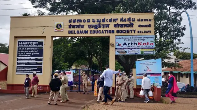 याच ठिकाणी सध्या बेळगाव महापालिका निवडणुकीची मतमोजणी सुरू आहे.