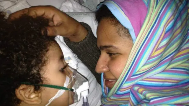 Ali akiwa anatumia mashine ya kupumua