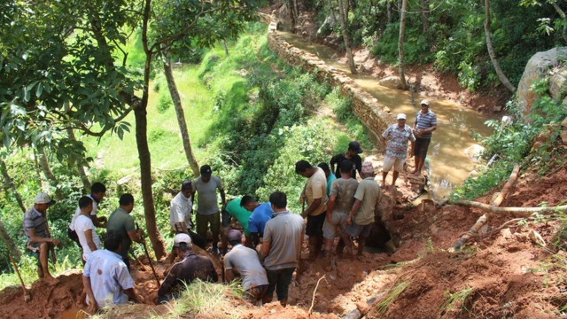 म्याग्दीस्थित एक नहर पहिरोले भत्काएपछि