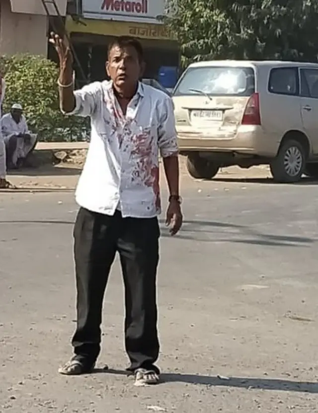 भररस्त्यात आत्महत्येचा प्रयत्न करणारे शिवसैनिक रमेश जाधव