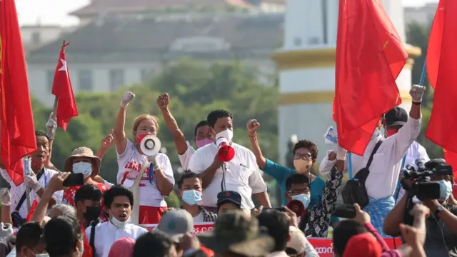 တတိယအကြိမ်လွှတ်တော်ခေါ်ယူခြင်းကို ကြိုဆိုပြီး နိုင်ငံတော်သမ္မတနှင့် ရွေးကောက်ပွဲကော်မရှင်ကိုထောက်ခံကြောင်း ဆန္ဒထုတ်ဖော်ပွဲကို ဇန်နဝါရီ(၂၄)ရက်နေ့က ဆန္ဒထုတ်ဖော်ပွဲ