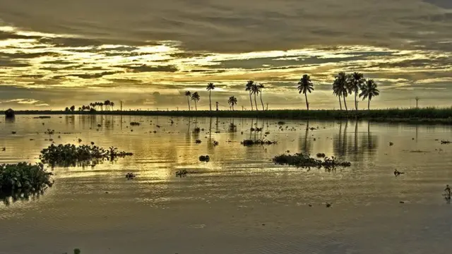 கன்னியாகுமரியில் இருந்து கேரளாவுக்கு தன்ணீரும் கடத்தல்