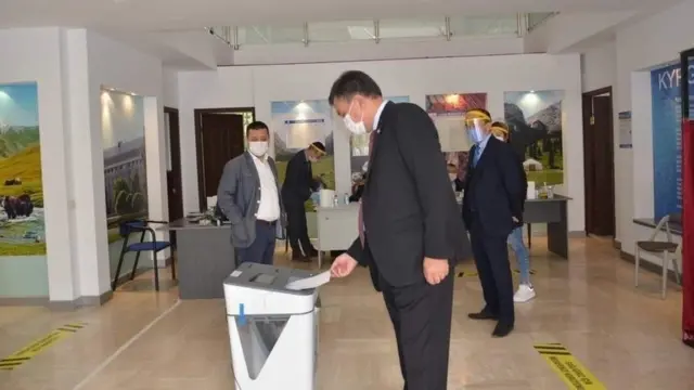 БШК парламенттик шайлоону кайра 20-декабрга койгон, бирок ЖКнын жаңы мыйзамы аны жылдырып жатат