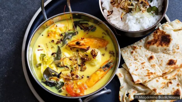 மீன் மொய்லீ என்பது மஞ்சளுடன் சேர்த்து சமைக்கப்படும் கேரளா மீன் மசாலா