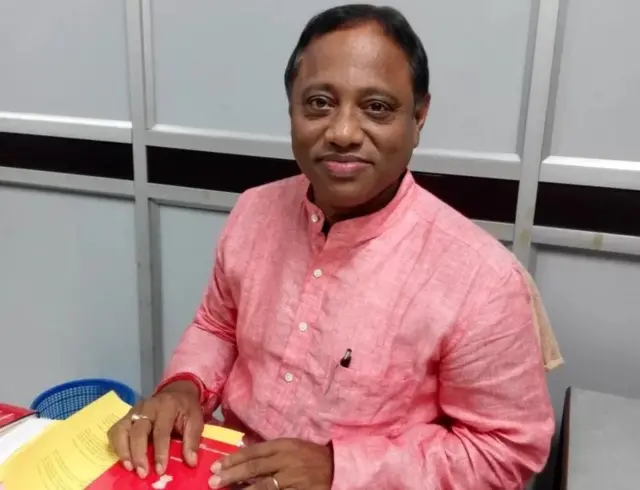 సమస్య పరిష్కారానికి కృషి చేస్తున్నామని మంత్రి శుక్లాబైద్య చెబుతున్నారు