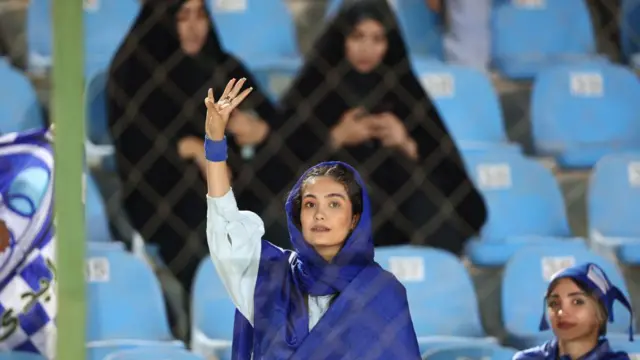 تماشاگران زن استقلال