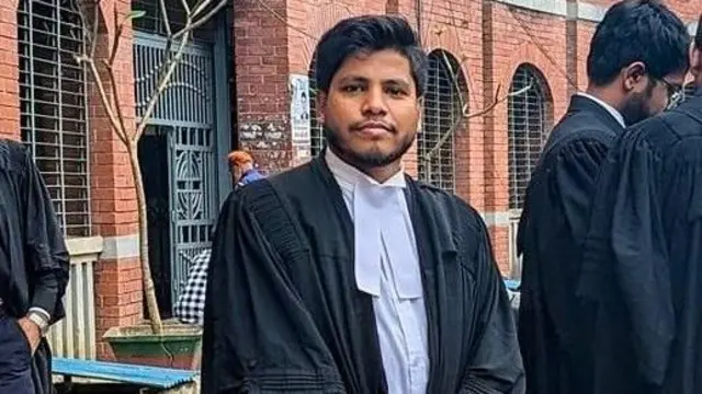 सैफुल इस्लाम अलिफ चिन्मय कृष्ण दास यांच्याबरोबर होते म्हणून त्यांची हत्या झाली असं भारतीय प्रसारमाध्यमांचं म्हणणं आहे. 