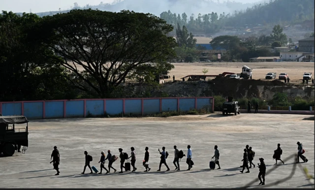 Namoota Taayilanditti buufata yeroo keessa qubsiifamaa jira