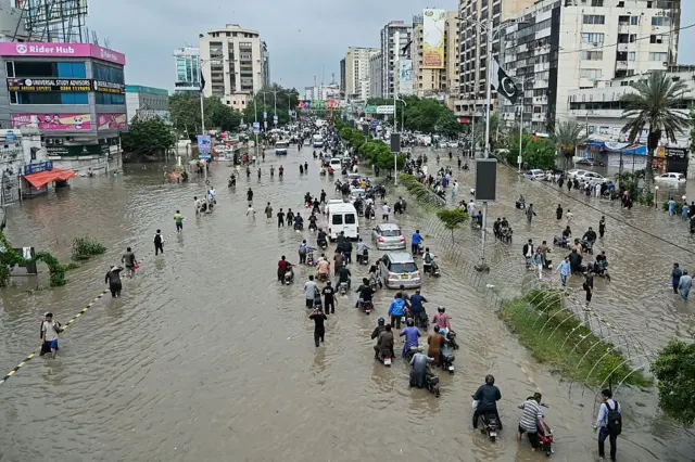 کراچی کی ’غیر معمولی بارش‘