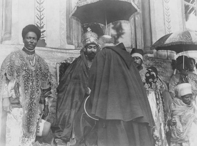 Imagem da coroação de Haile Selassie