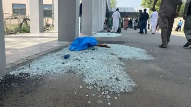 Aworan afọku gilaasi ferese ileewosan naa
