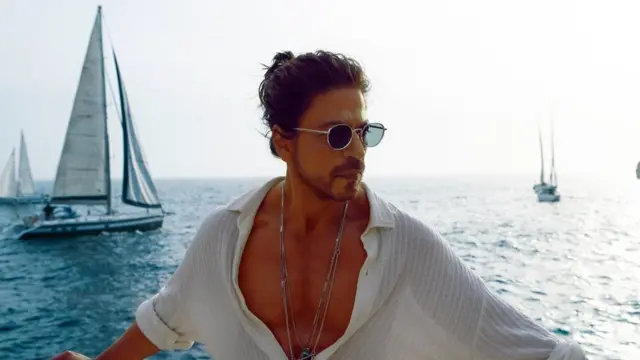 Shaarukhaan bad dhex jooga