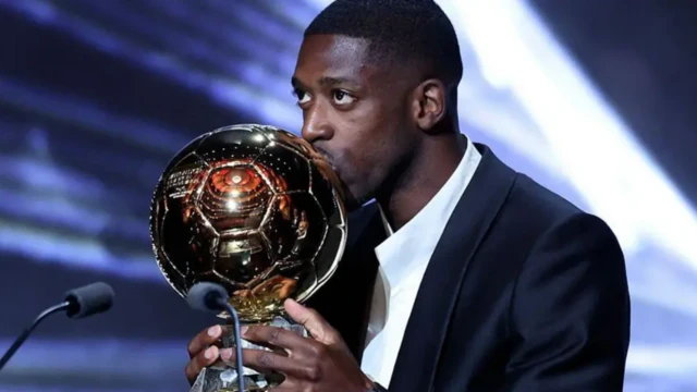 Ousmane Dembele fẹnu ko ami ẹyẹ Ballon d'Or to gba