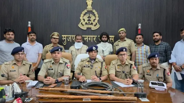 पोलिसांनी दिलेल्या माहितीनुसार, कारखान्यात मजुरांना अतिशय अमानुष आणि जनावरांसारखी वागणूक दिली जात होती.