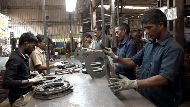 மும்முனைப் போட்டியில் கோவை