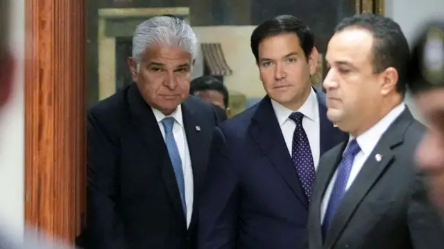 El secretario de Estado de EE.UU., Marco Rubio, y el presidente de Panamá, José Raúl Mulino, tras una reunión en el Palacio Nacional en Panamá el 2 de febrero de 2025.