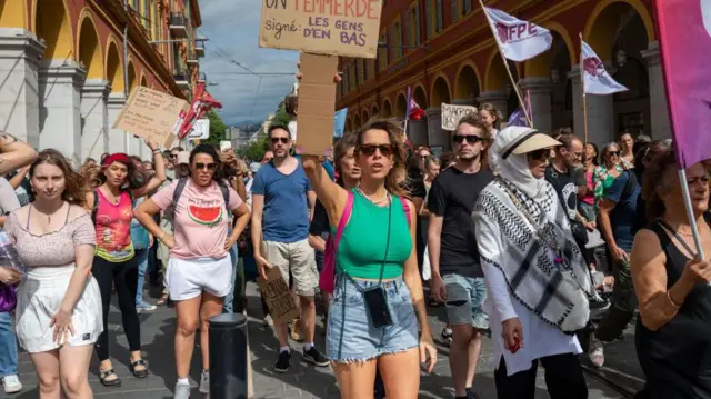 اعتراضات به انتخاب میشل بارنیه در نیس فرانسه