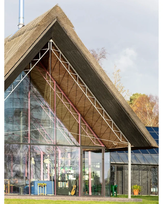 Сучасний будинок із солом'яним дахом, Саффолк