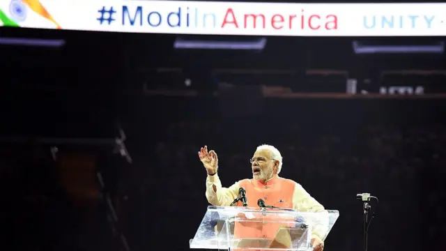 নিউ ইয়র্কের ম্যাডিসন স্কোয়ারে নরেন্দ্র মোদী। ২০১৪