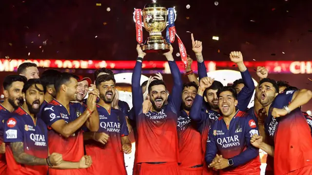 કૃણાલ પંડ્યા, વડોદરા, હાર્દિક પંડ્યા વિરાટ કોહલી, આઇપીએલ, બીબીસી, ગુજરાતી, આઈપીએલ ફાઇનલ મેચ, નરેન્દ્ર મોદી સ્ટેડિયમ, આરસીબી, પંજાબ કિંગ્સ, શ્રેયસ અય્યર, વરસાદ