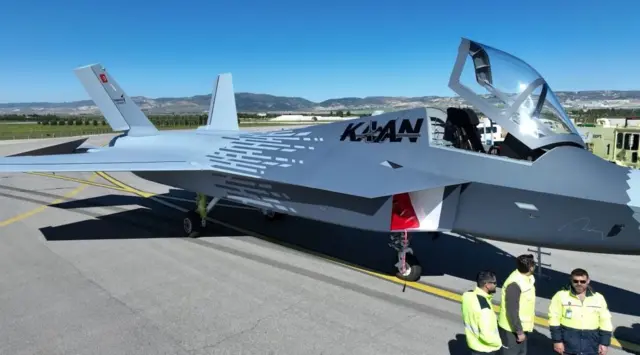 Jet KAAN dirancang untuk misi superioritas udara, serangan presisi, penaklukan pertahanan udara musuh (Suppression of Enemy Air Defenses/SEAD), hingga peperangan elektronik.
